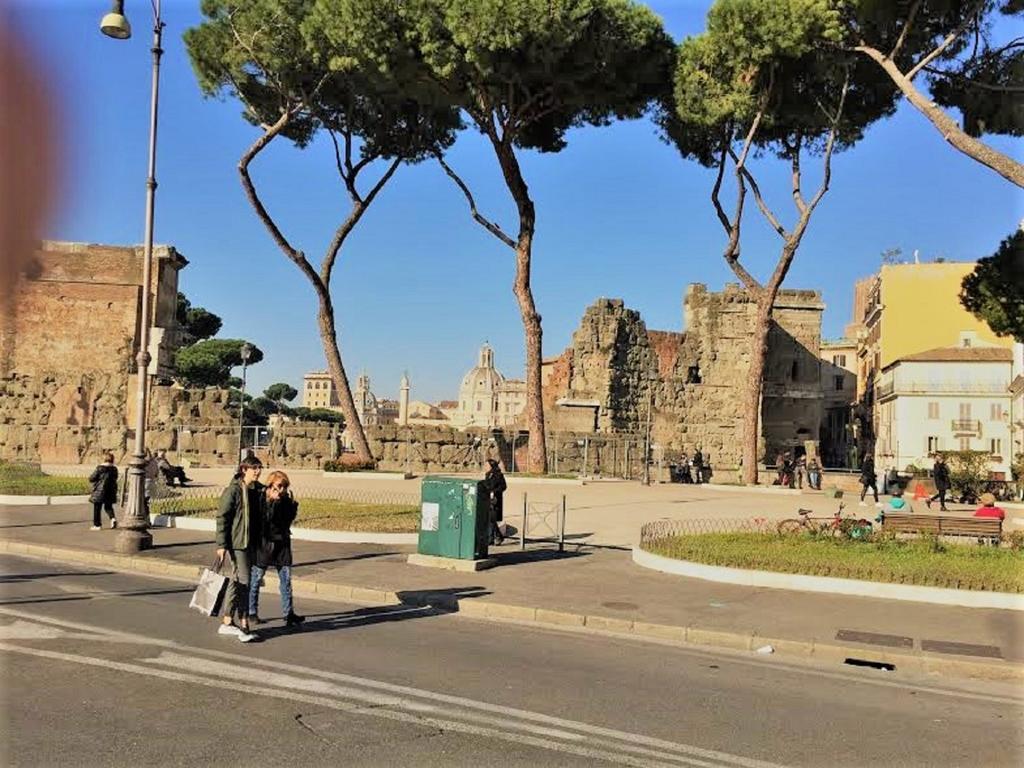 Casa Vacanze Colosseum By Alice Рим Екстериор снимка